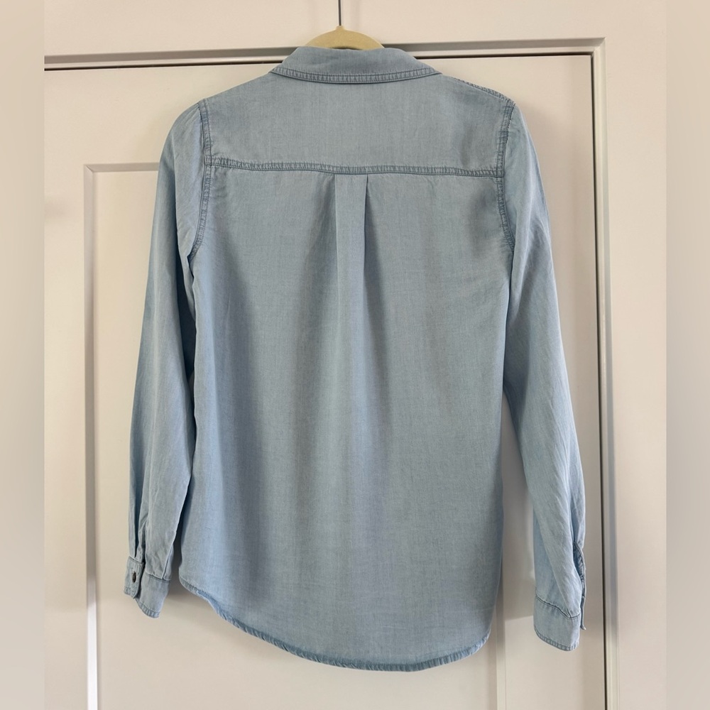 Light Blue Button-Up Shirt - Picture 3 of 3